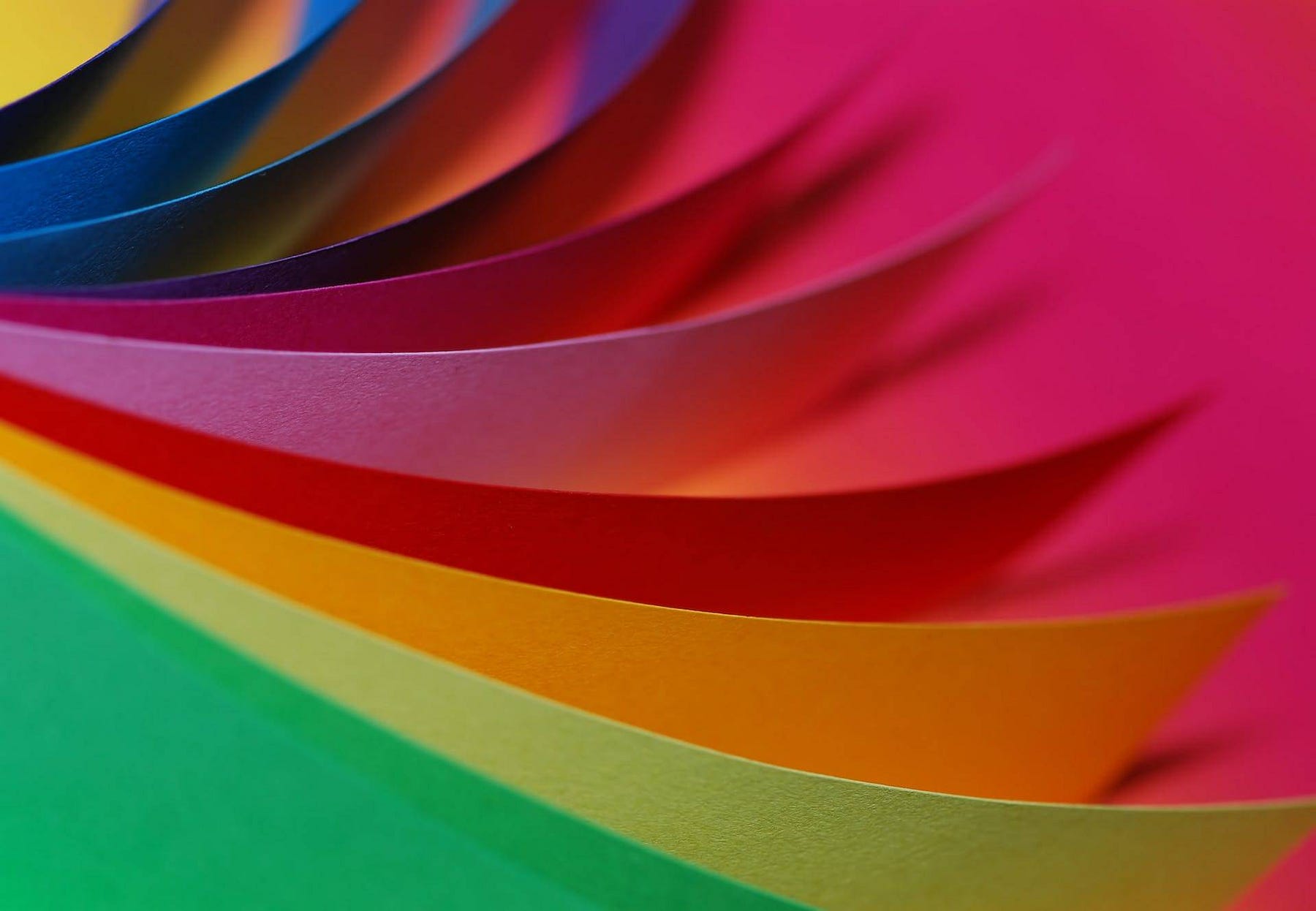 A Ciência das Cores: Cromoterapia e seus Fundamentos na Terapia Holística